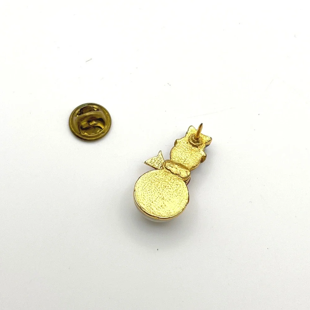 Snowman Holiday‎ Lapel Pin Faux Pearl Red Scarf Black Top Hat Gold Tone Small